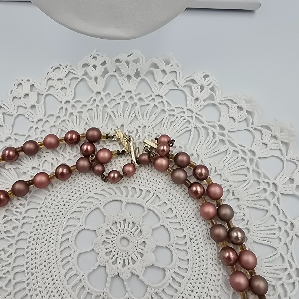 Vintage Japan Double Strand Necklace Faux Rose Pearl Filigree Cap Gold Tone 16 - Picture 6 of 7